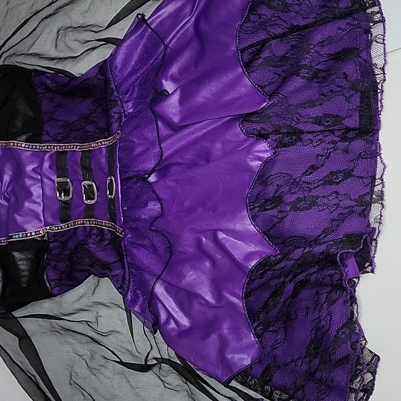 Wicked Beauty Teen Halloween Costume/Check measure. size tag was cut off. - Picture 6 of 13